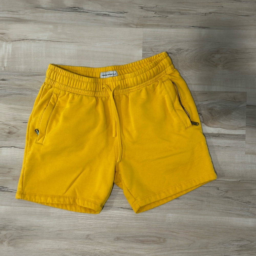 Men’s shorts sweatpants material